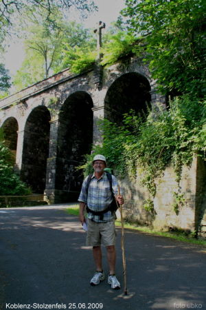 Trond Muri Oslo pilgert nach Bethloehem und macht Station in Koblenz-Stolzenfels an der St. menas Kirche Schlossweg